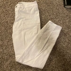 White skinny jeans